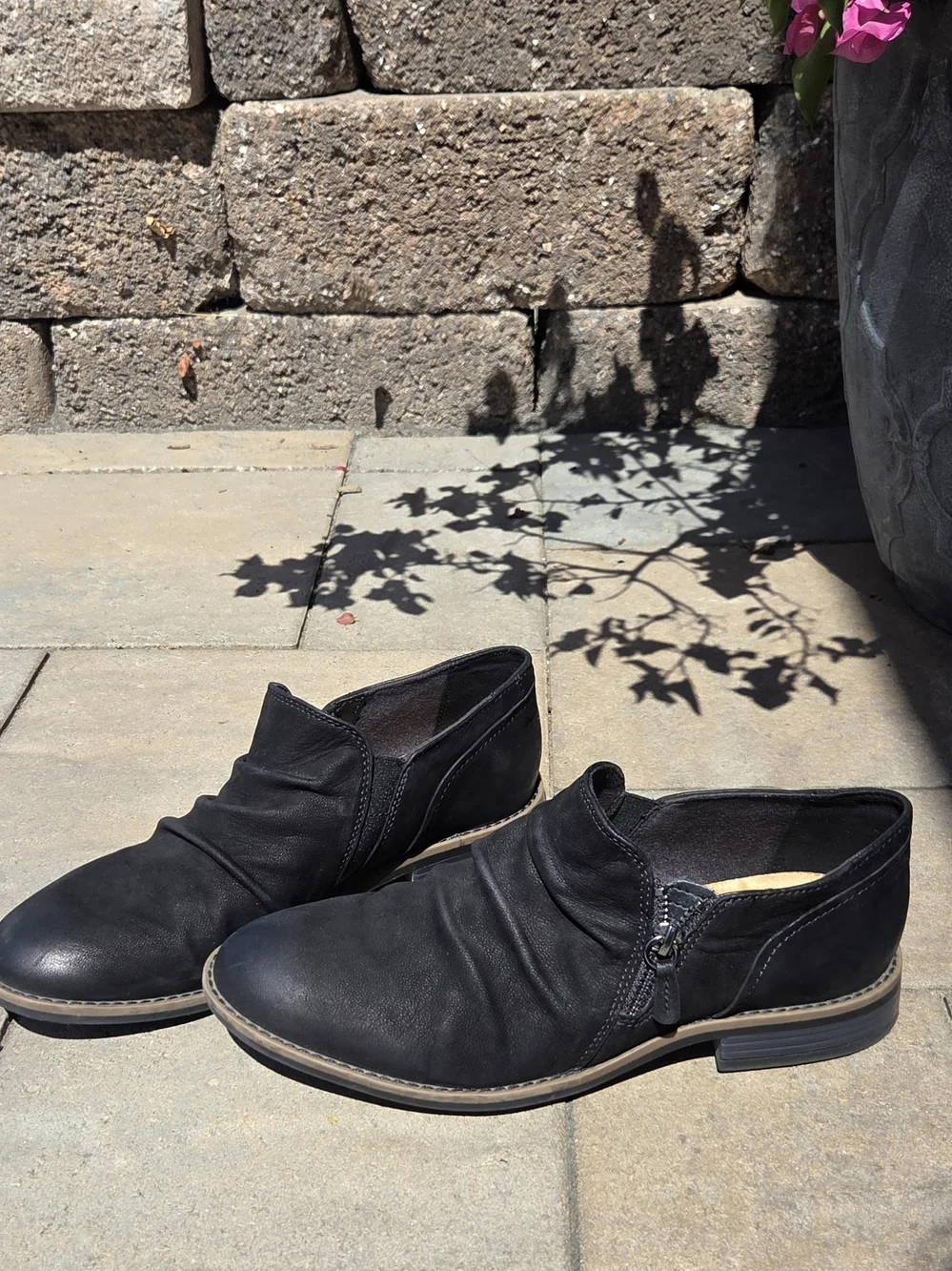 Clarks Camzin Black Ankle Booties Size 9 WIDE